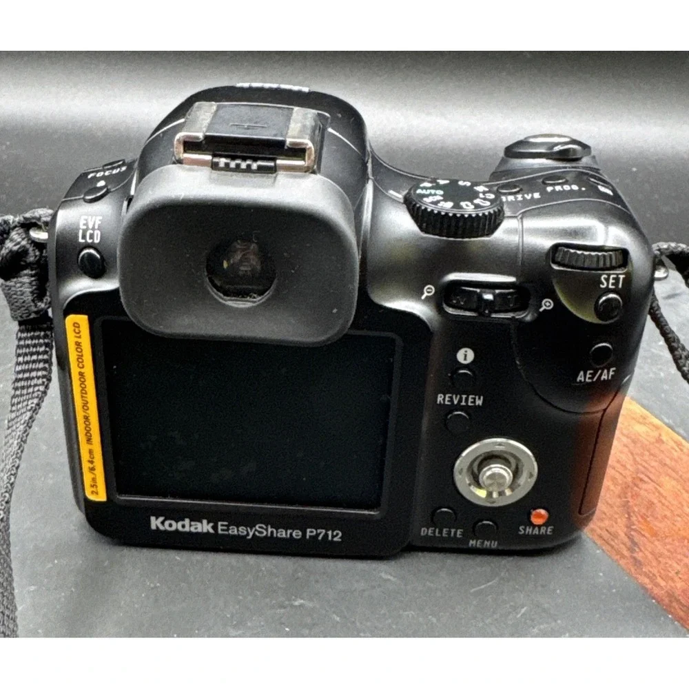 Kodak EasyShare P712 Black 7.1MP Digital Camera | Works, Please READ